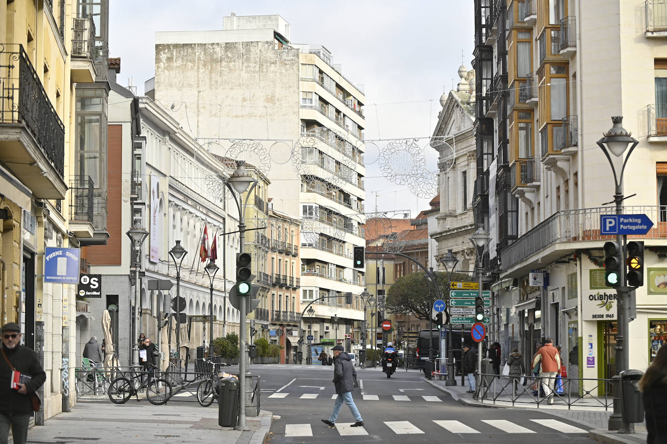 Un paseo en imágenes por la calle Angustias