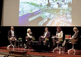 Participantes en la mesa del foro 'El soterramiento, casos de éxito' que se ha celebrado en Valladolid.