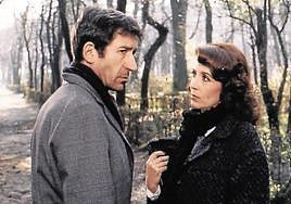 Concha Velasco y José Sacristán, en una escena de 'La colmena' (1982)