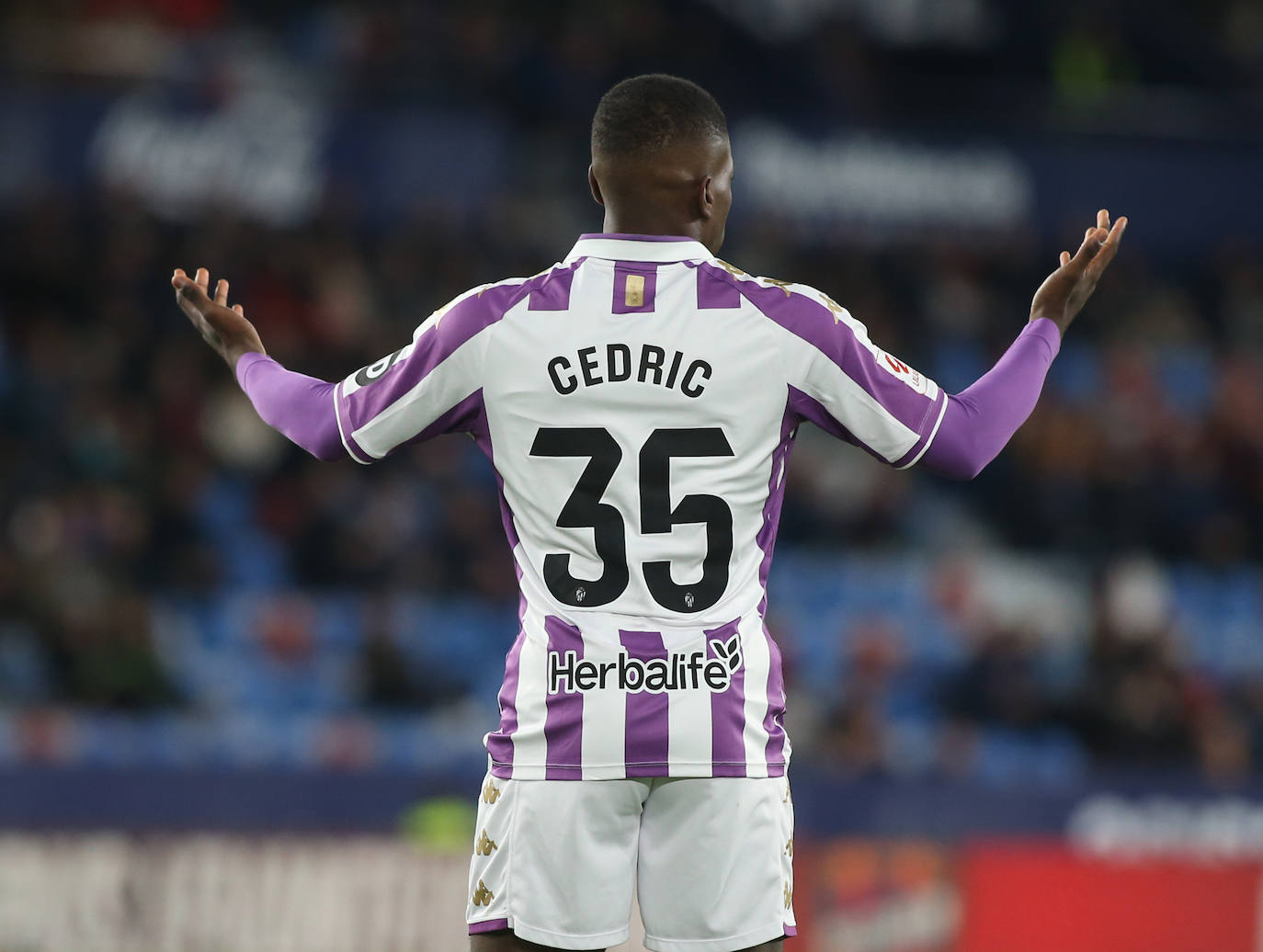 El partido entre el Levante y el Real Valladolid, en imágenes