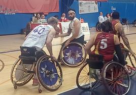 Una acción ofensiva del partido disputado en Getafe.