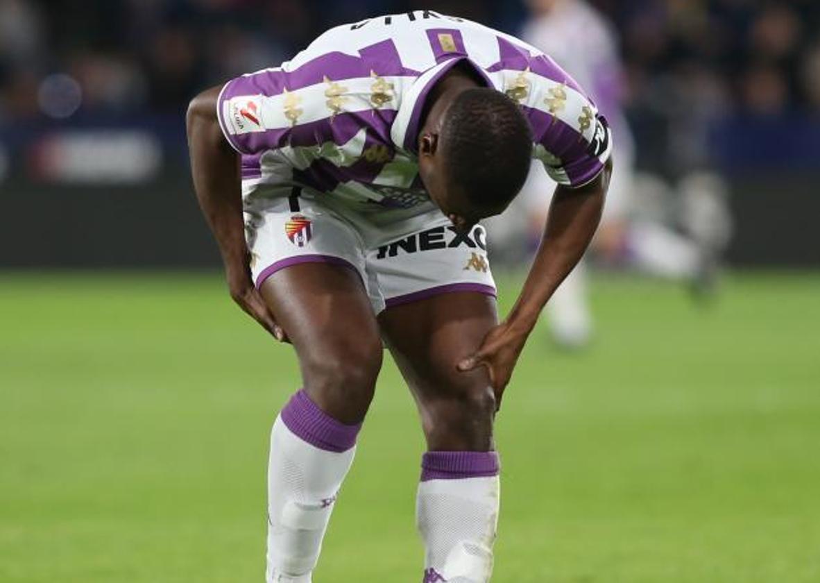 Sylla, tras lesionarse en el Ciutat de València