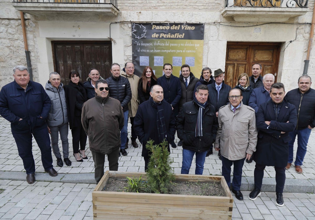 Bodegueros homenajeados, autoridades y representantes de la DO y de la Ruta del Vino de la Ribera del Duero.