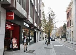 VIPS o Ginos (enfrente) son algunas de las marcas que franquician su negocio.