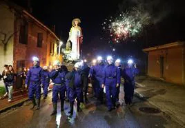 Desfile nocturno de Santa Bárbara en Barruelo.