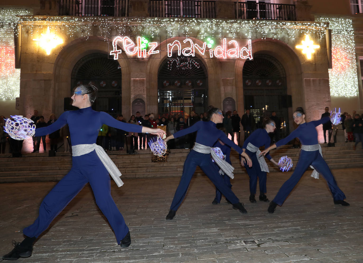 Las luces ya iluminan la Navidad en Palencia