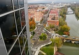 Vista aérea de la avenida de Burgos desde la última planta del Duque de Lerma.