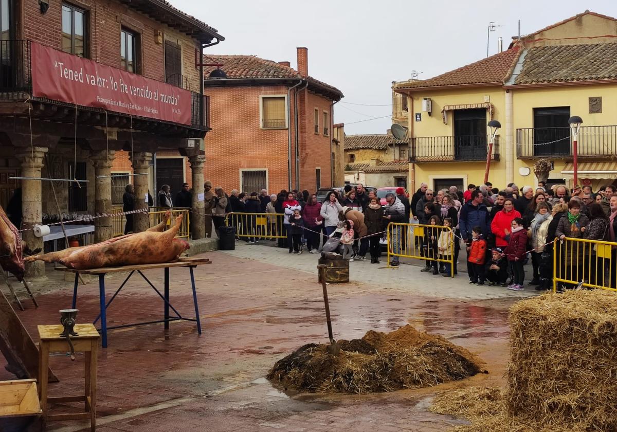 Un momento de la matanza en Villabrágima