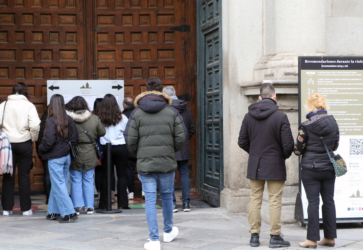 Segovia, llena de turistas durante el primer día del puente