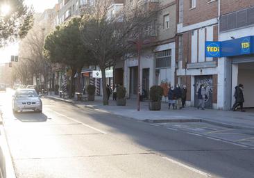 Se salta un semáforo y choca contra un coche de la Policía Nacional