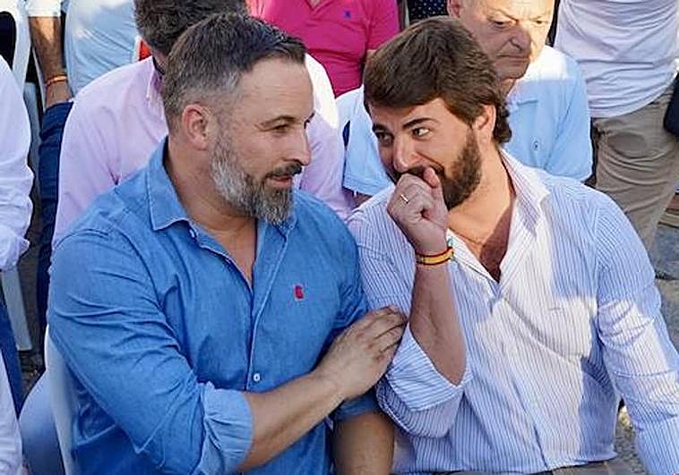 Abascal y García-Gallardo Frings, en un acto público de Vox.