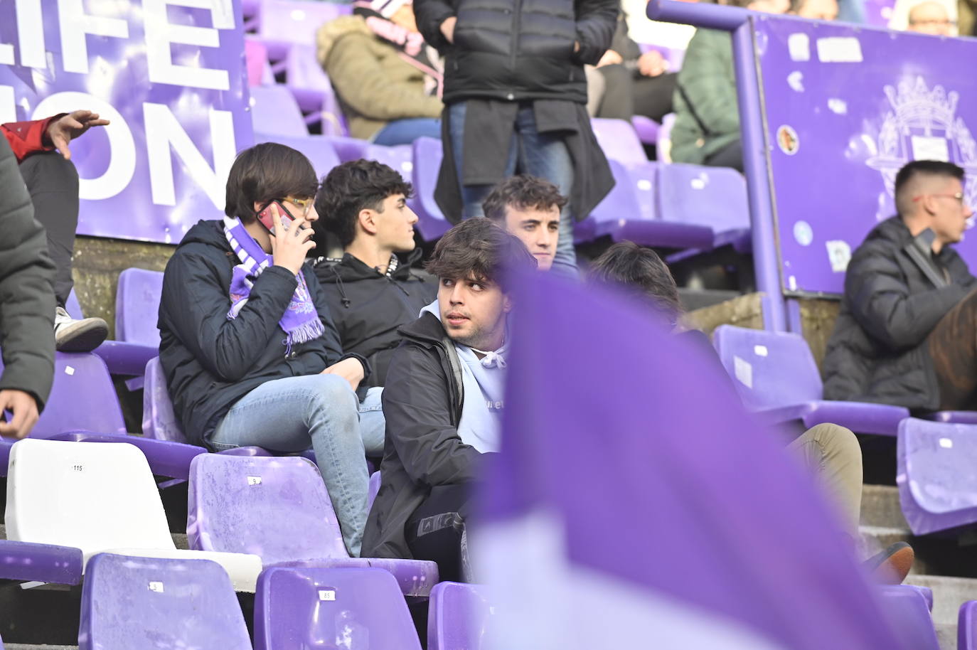 Búscate en las gradas del estadio José Zorrilla (1/4)