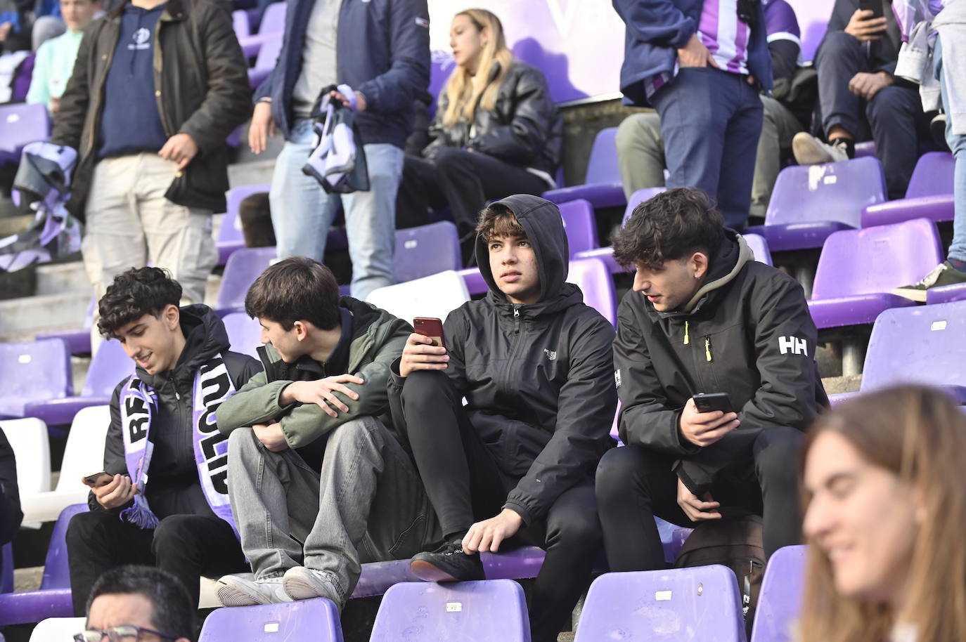 Búscate en las gradas del estadio José Zorrilla (2/4)