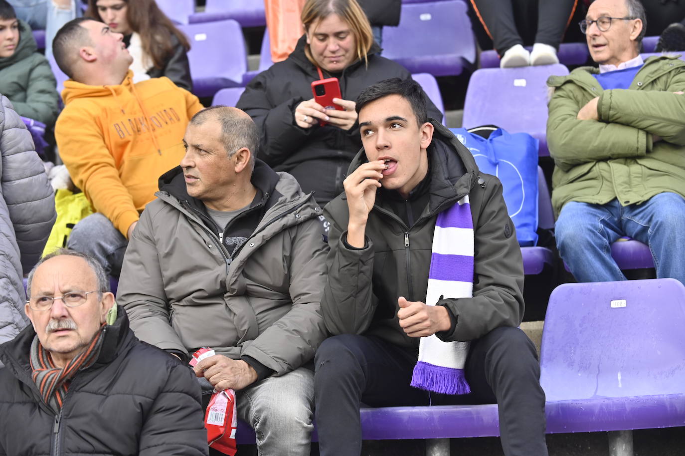 Búscate en las gradas del estadio José Zorrilla (1/4)