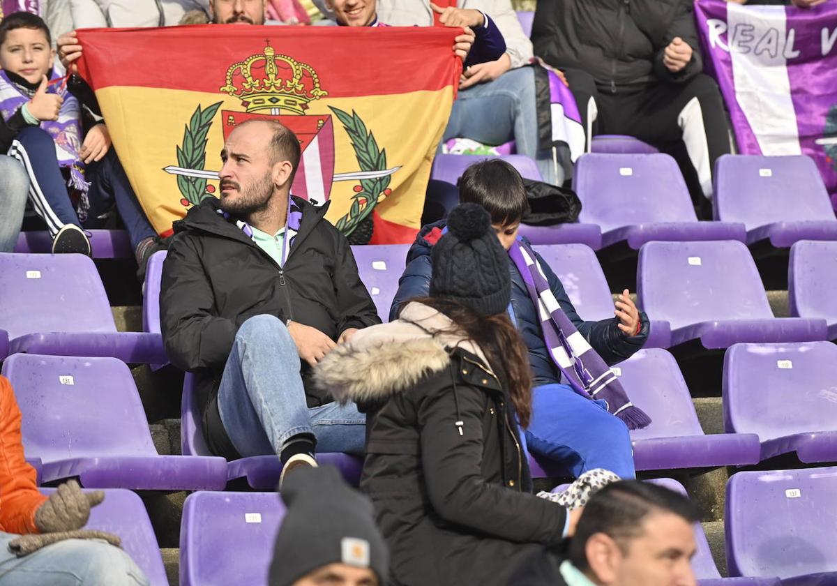 Búscate en las gradas del estadio José Zorrilla (2/4)