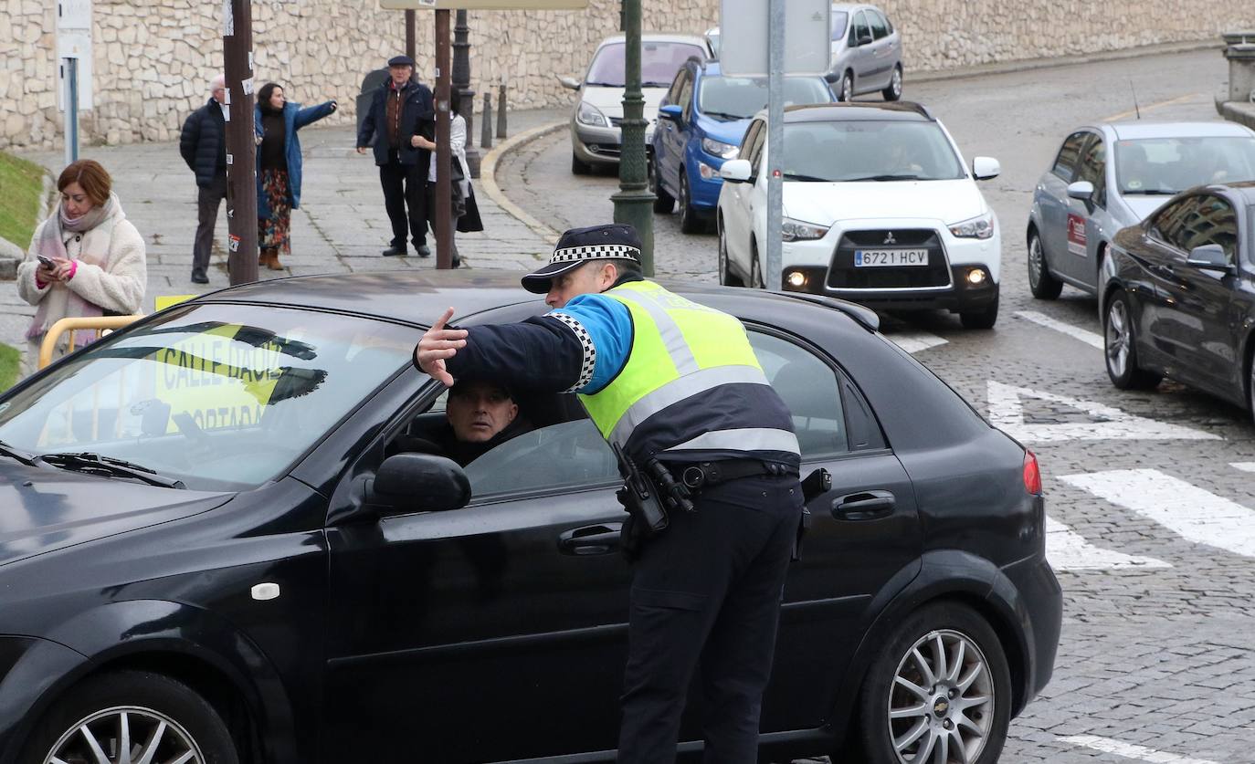 Segovia, repleta de turistas durante el puente