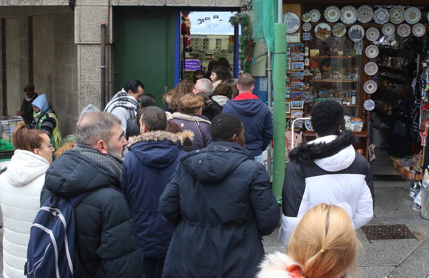 Segovia, repleta de turistas durante el puente