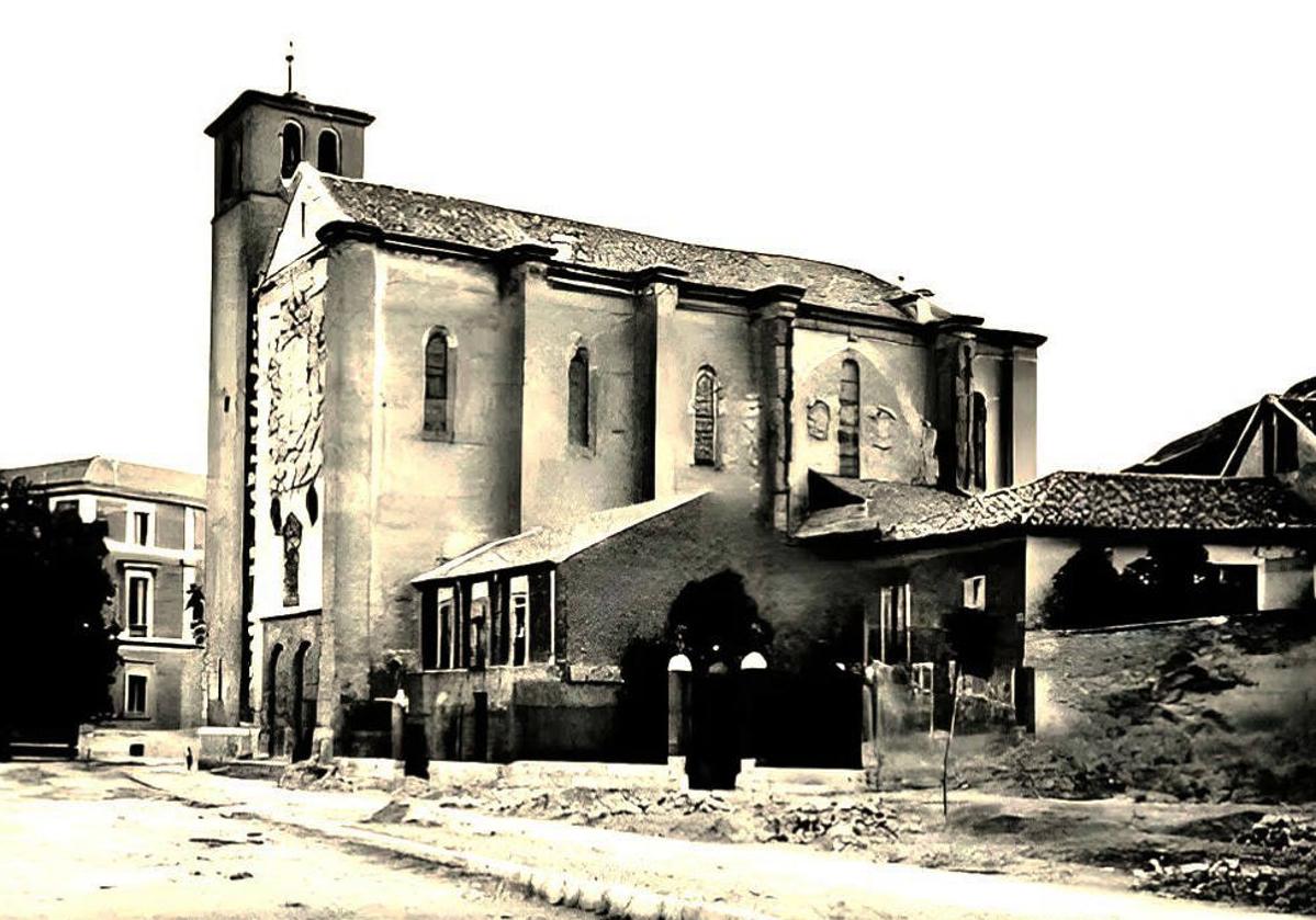 La iglesia de la Magdalena y la casa parroquial anexa, a comienzos del siglo XX.