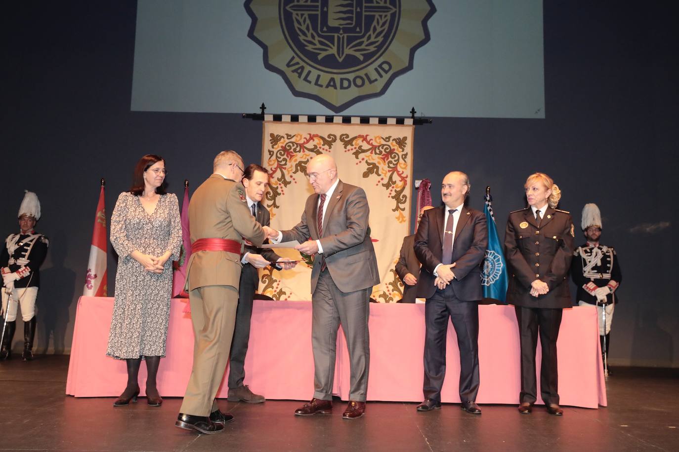 Las imágenes del acto por el Día de la Policía Municipal de Valladolid (2/2)