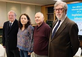 Enrique Cabero (CES), Carmen Álvarez (CCOO), Faustino Temprano (UGT) y Santiago Aparicio (CEOECastilla y León).