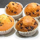 Magdalenas con virutas de chocolate para comenzar la mañana