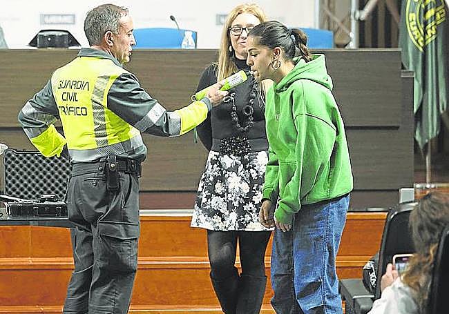 Un momento de las pruebas de alcoholemia.