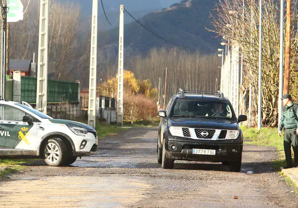 Dispositivo de la Guardia Civil en la localidad de los hechos.