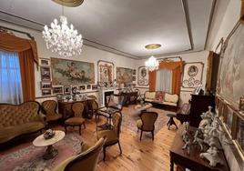 La Casa Grande de La Mudarra tiene varios impresionantes salones con valiosas obras de arte