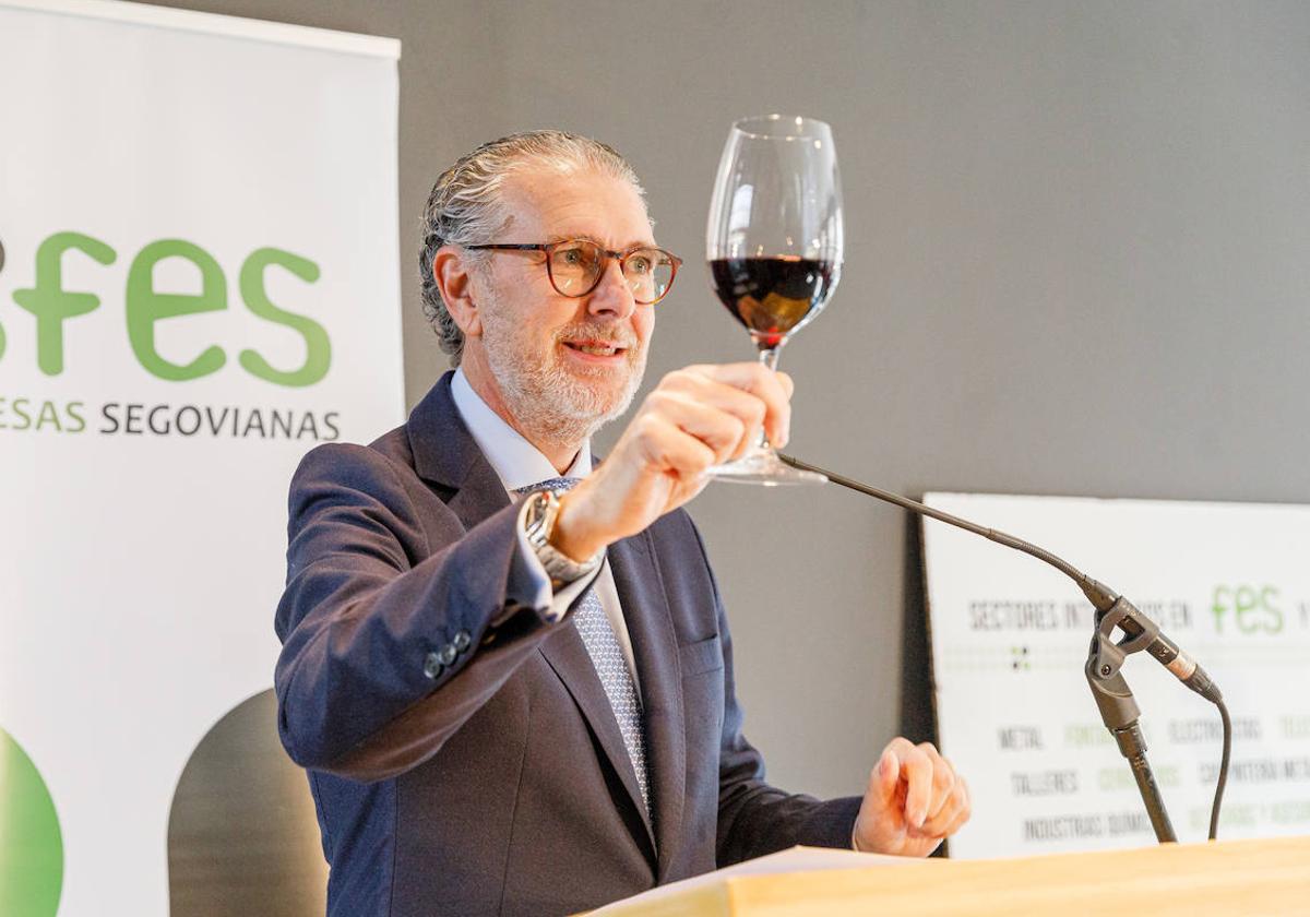 Andrés Ortega, durante el vino de Navidad organizado por la Fes.