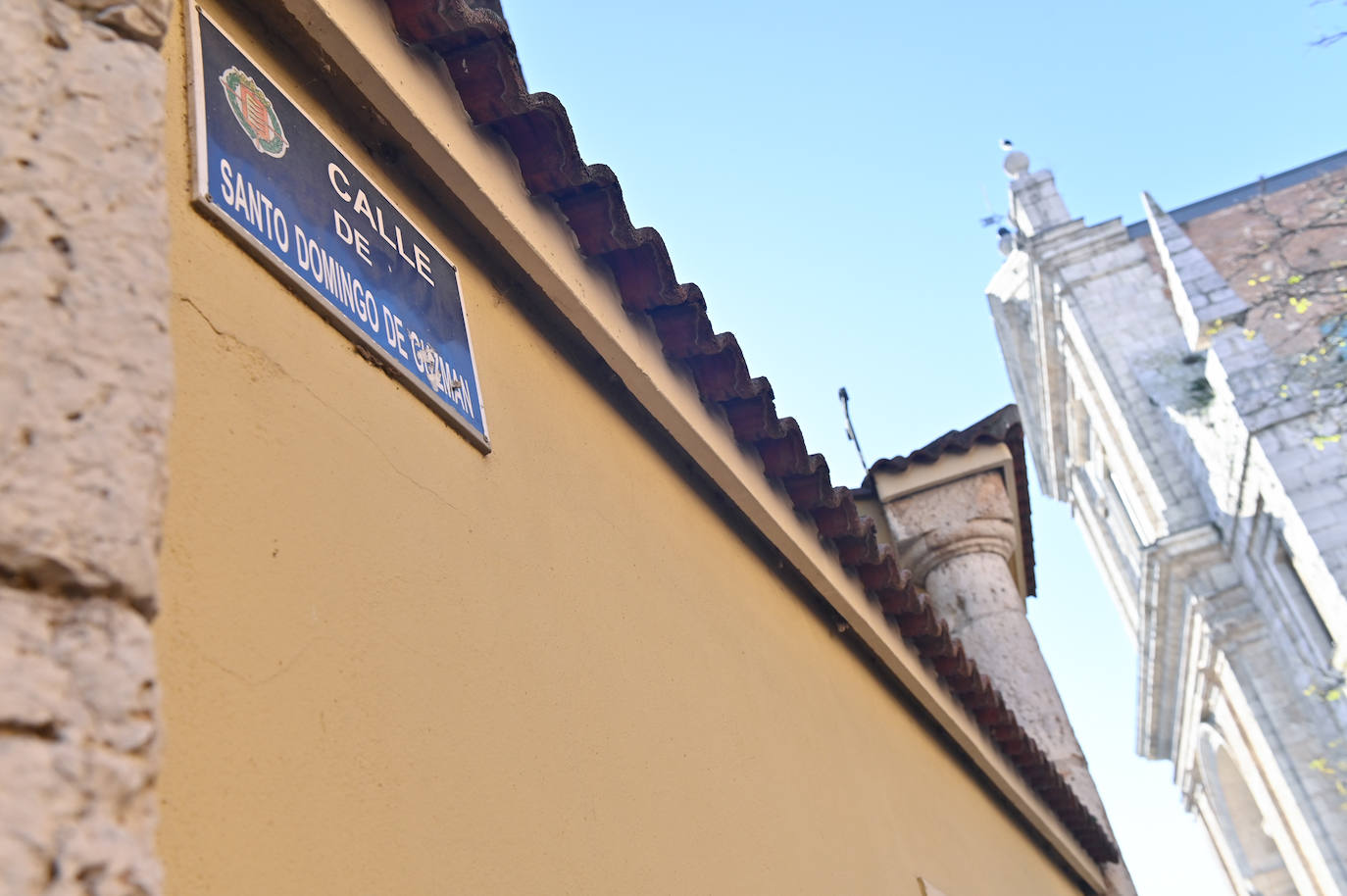 Un paseo en imágenes por la calle Santo Domingo de Guzmán