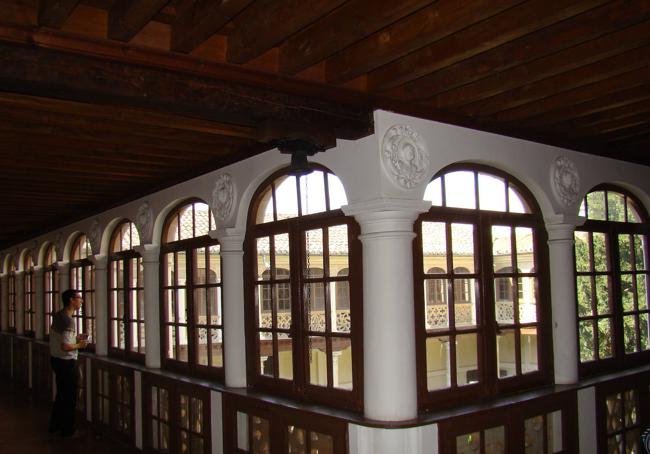 Claustro del convento de Santa Isabel.