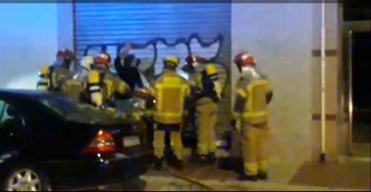 Intervención de los Bomberos en la frutería de la calle Castellón.