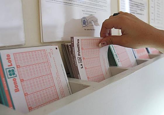 Boletos de La Bonoloto y La Primitiva.