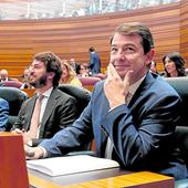 PP y Vox mantienen la calma en Castilla y León pese a la ruptura simbólica en Madrid