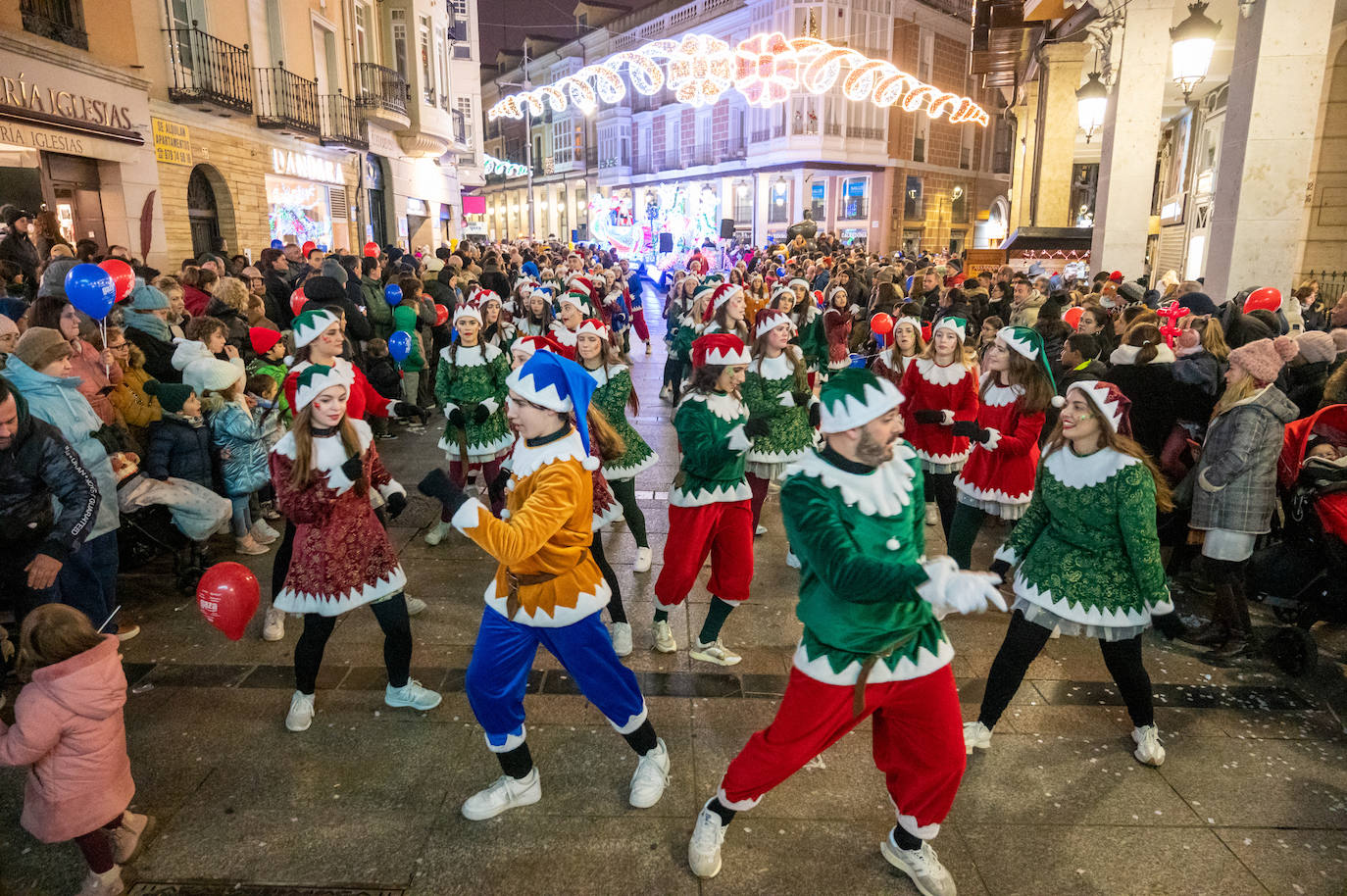 Papá Noel llena las calles de Palencia