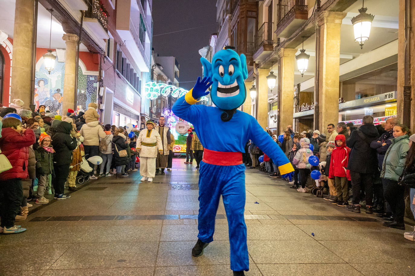 Papá Noel llena las calles de Palencia