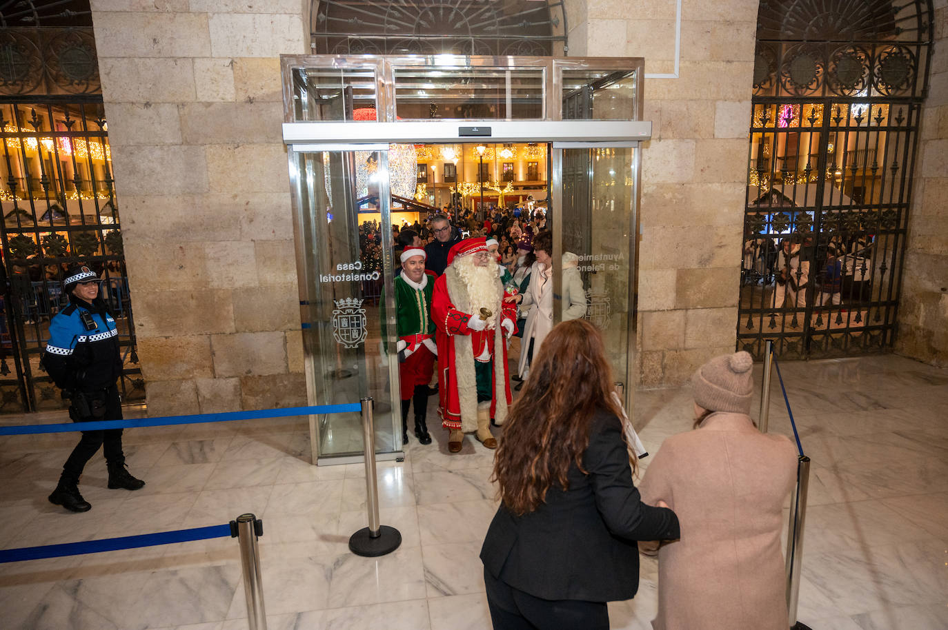 Papá Noel llena las calles de Palencia