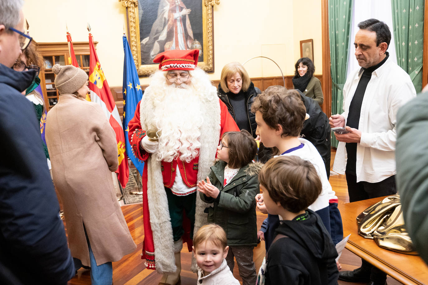 Papá Noel llena las calles de Palencia