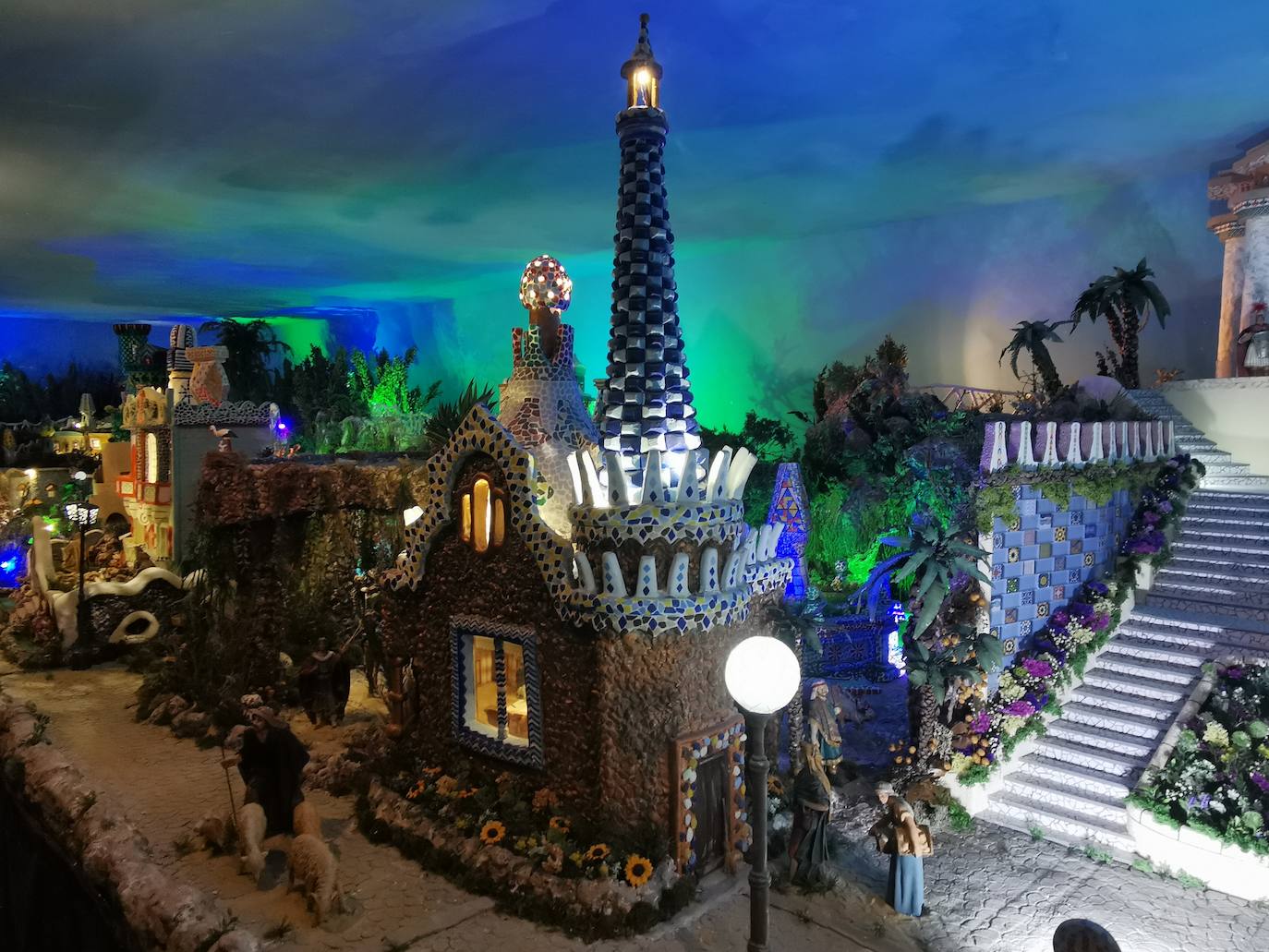 El colegio La Salle se inspira en Gaudí para su belén