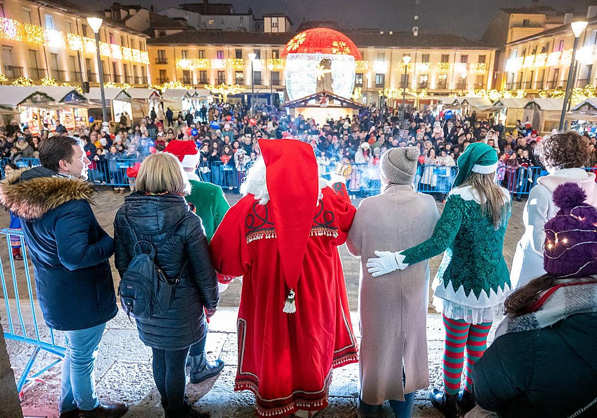 Papá Noel llena las calles de Palencia