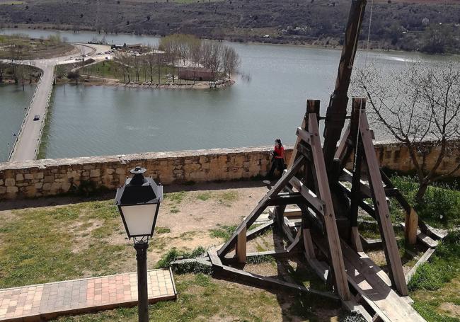 Vista de Maderuelo, uno de los cien pueblos más bonitos de Segovia.