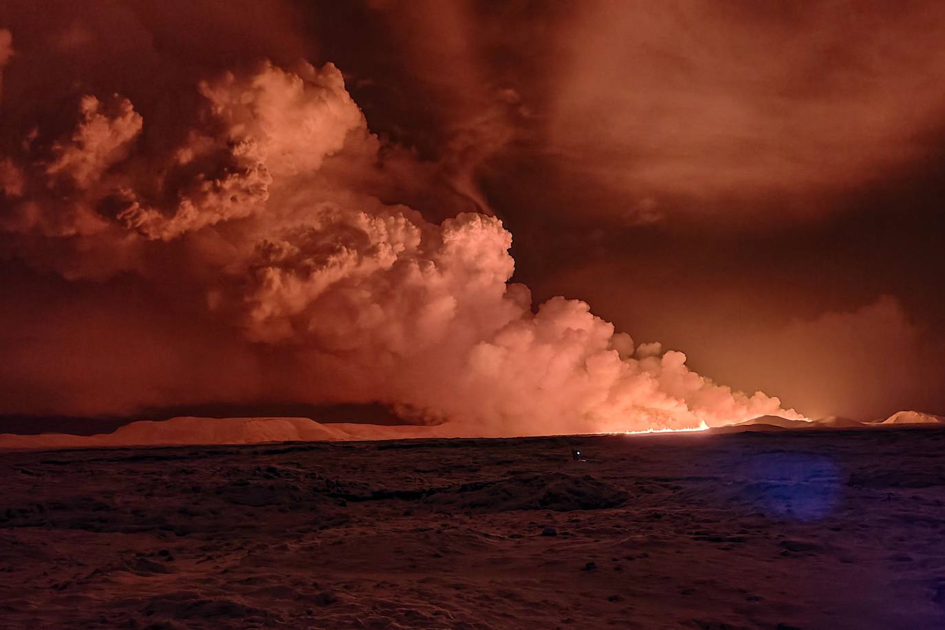 Las imágenes de la erupción del volcán en la ciudad islandesa de Grindavik