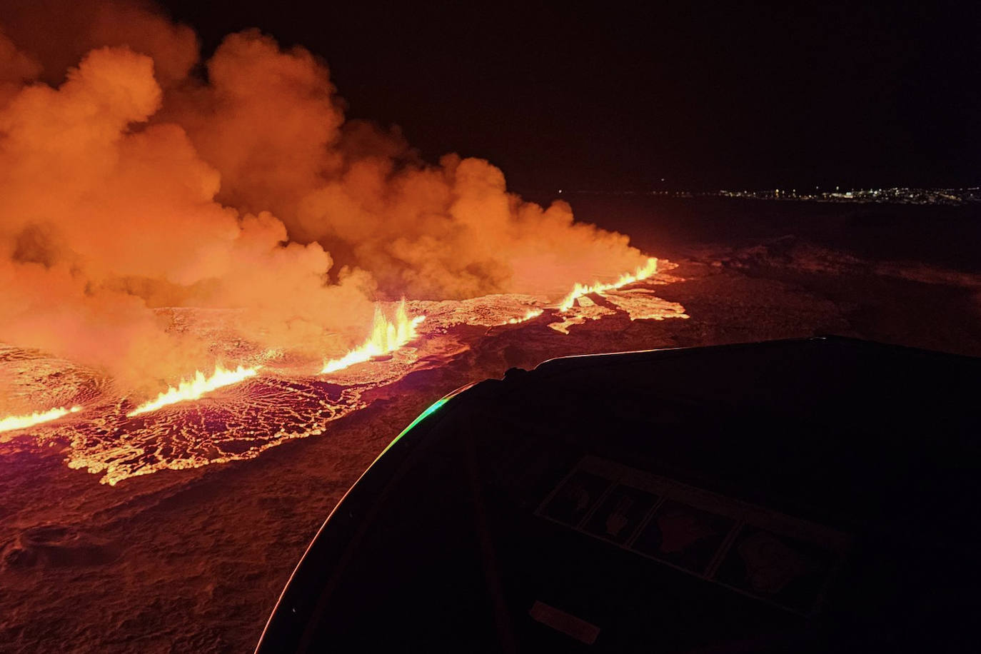 Las imágenes de la erupción del volcán en la ciudad islandesa de Grindavik