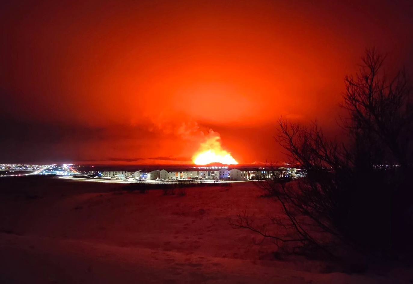 Las imágenes de la erupción del volcán en la ciudad islandesa de Grindavik