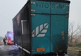 Estado del remolque tras el incendio.