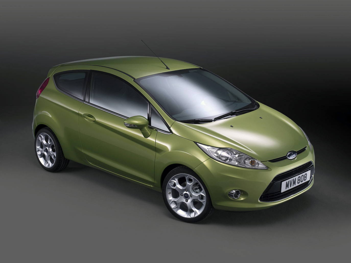 El icónico Ford Fiesta, uno de los modelos de automóviles que podrían dejar defabricarse en 2024.