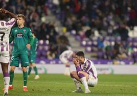 Escudero se lamenta tras una clara ocasión en el tramo final del partido.