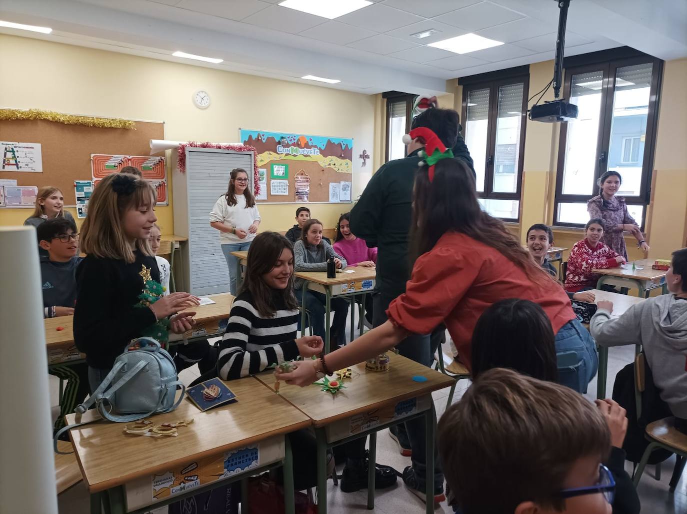 Los Reyes Magos visitan a los alumnos teresianos