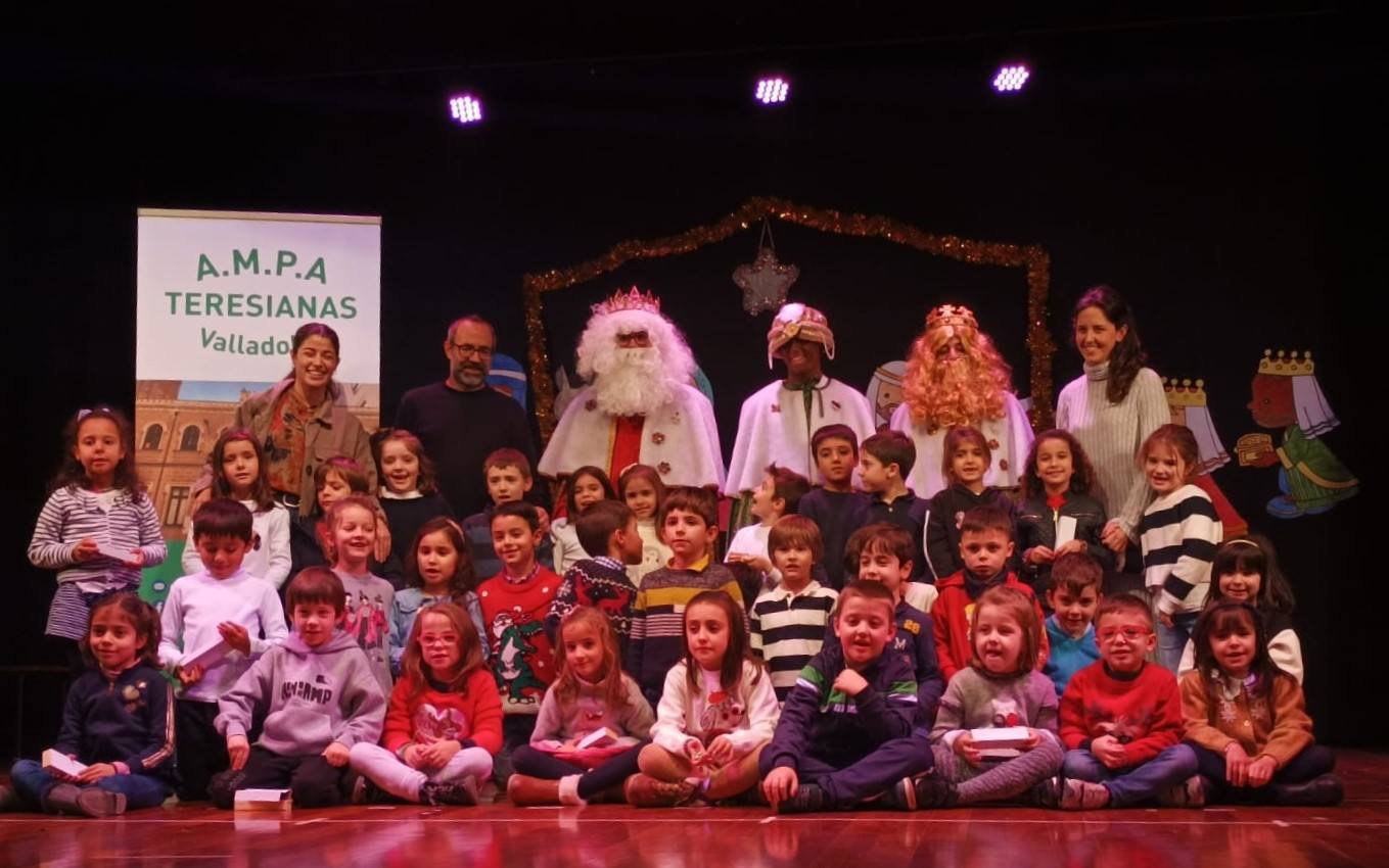 Los Reyes Magos visitan a los alumnos teresianos