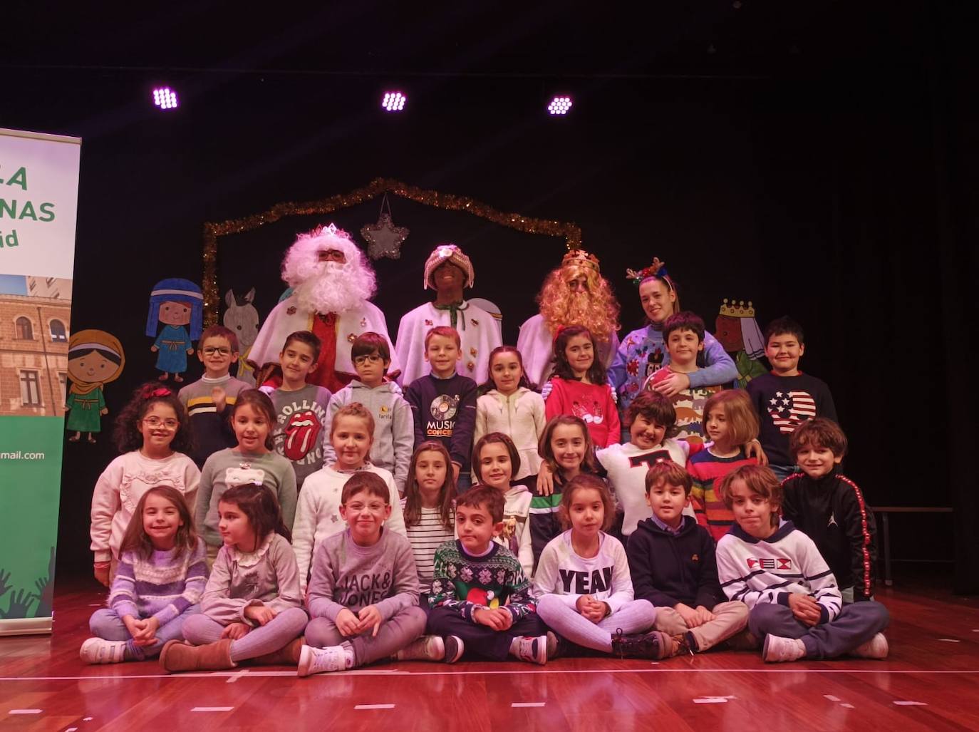 Los Reyes Magos visitan a los alumnos teresianos